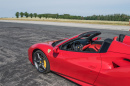 Jízda ve Ferrari 1 okruh řízení + 1 okruh adrenalinové svezení profesionálem